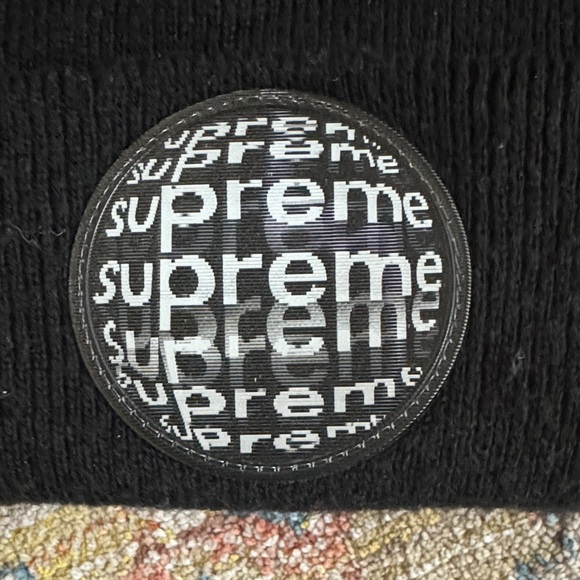 Supreme Black Knit Hat with lenticular hologram Logo Patch - Picture 2 of 4